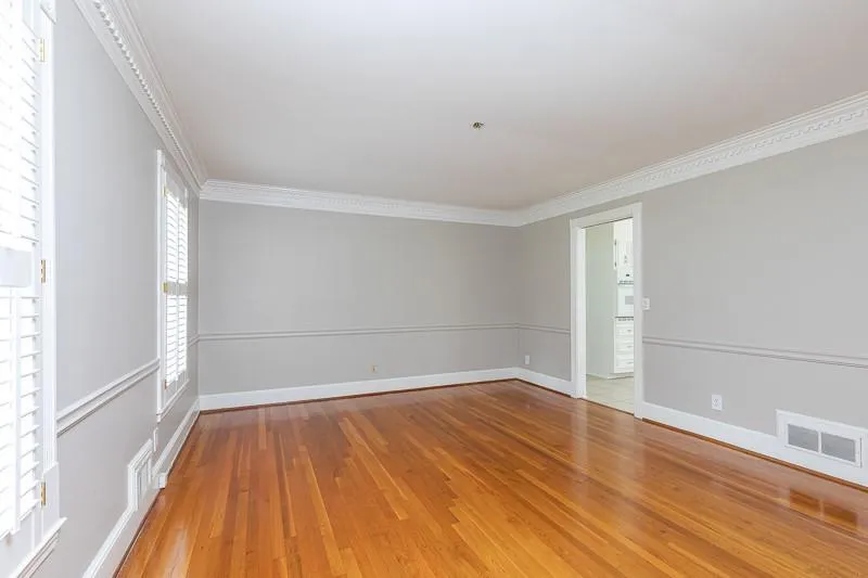935 Landmark Drive, Atlanta, Georgia 30342, 5 Bedrooms Bedrooms, ,3 BathroomsBathrooms,Residential,Sold,935 Landmark Drive,6787229