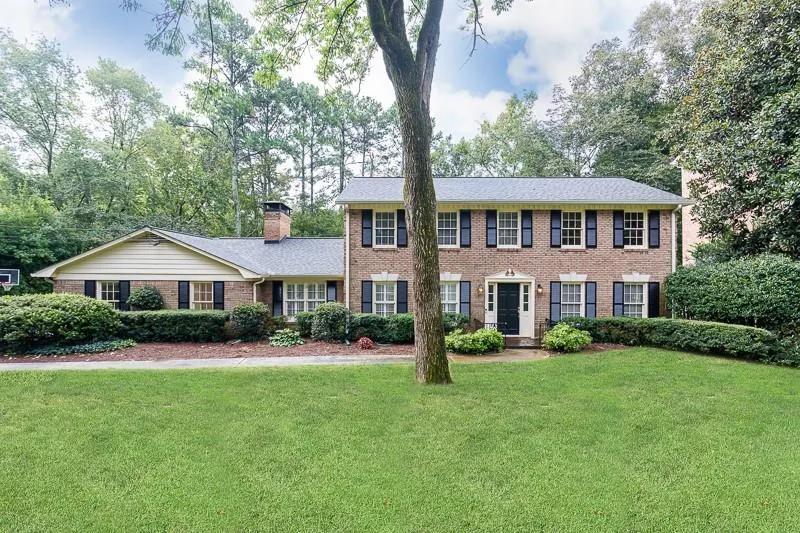 935 Landmark Drive, Atlanta, Georgia 30342, 5 Bedrooms Bedrooms, ,3 BathroomsBathrooms,Residential,Sold,935 Landmark Drive,6787229