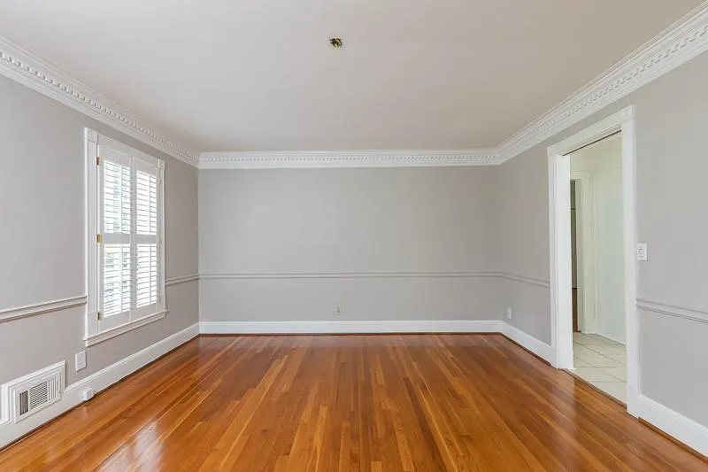 935 Landmark Drive, Atlanta, Georgia 30342, 5 Bedrooms Bedrooms, ,3 BathroomsBathrooms,Residential,Sold,935 Landmark Drive,6787229