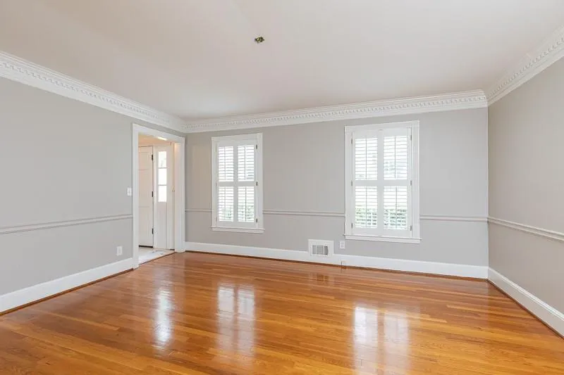 935 Landmark Drive, Atlanta, Georgia 30342, 5 Bedrooms Bedrooms, ,3 BathroomsBathrooms,Residential,Sold,935 Landmark Drive,6787229