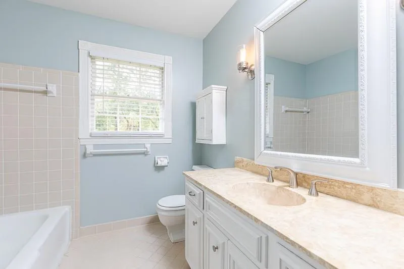 935 Landmark Drive, Atlanta, Georgia 30342, 5 Bedrooms Bedrooms, ,3 BathroomsBathrooms,Residential,Sold,935 Landmark Drive,6787229