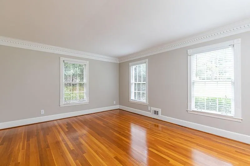 935 Landmark Drive, Atlanta, Georgia 30342, 5 Bedrooms Bedrooms, ,3 BathroomsBathrooms,Residential,Sold,935 Landmark Drive,6787229
