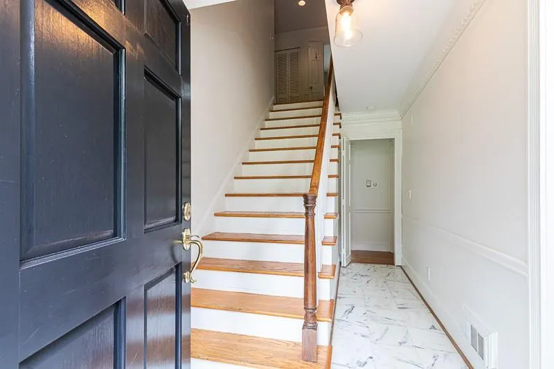 935 Landmark Drive, Atlanta, Georgia 30342, 5 Bedrooms Bedrooms, ,3 BathroomsBathrooms,Residential,Sold,935 Landmark Drive,6787229