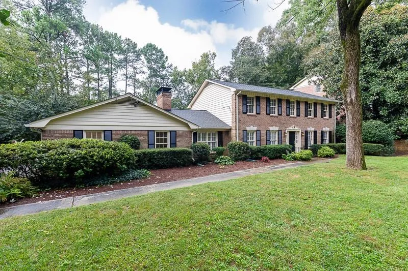 935 Landmark Drive, Atlanta, Georgia 30342, 5 Bedrooms Bedrooms, ,3 BathroomsBathrooms,Residential,Sold,935 Landmark Drive,6787229