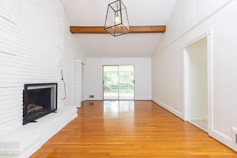 935 Landmark Drive, Atlanta, Georgia 30342, 5 Bedrooms Bedrooms, ,3 BathroomsBathrooms,Residential,Sold,935 Landmark Drive,6787229