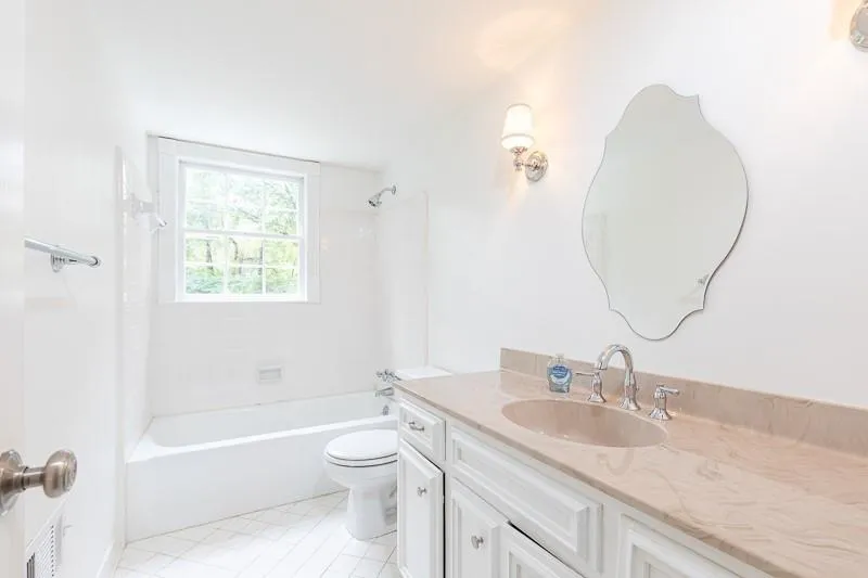 935 Landmark Drive, Atlanta, Georgia 30342, 5 Bedrooms Bedrooms, ,3 BathroomsBathrooms,Residential,Sold,935 Landmark Drive,6787229