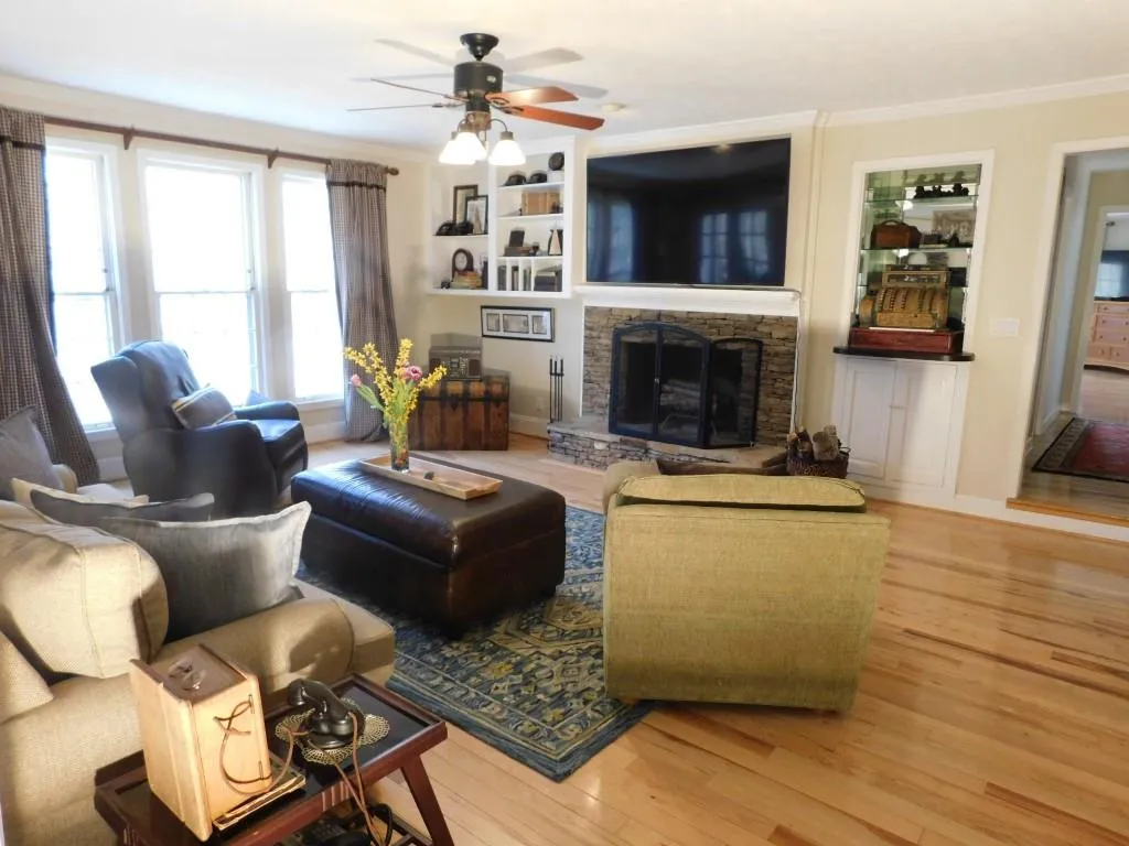 8935 Huntcliff Lake Court, Sandy Springs, Georgia 30350, 5 Bedrooms Bedrooms, ,4 BathroomsBathrooms,Residential,Sold,8935 Huntcliff Lake Court,6860335