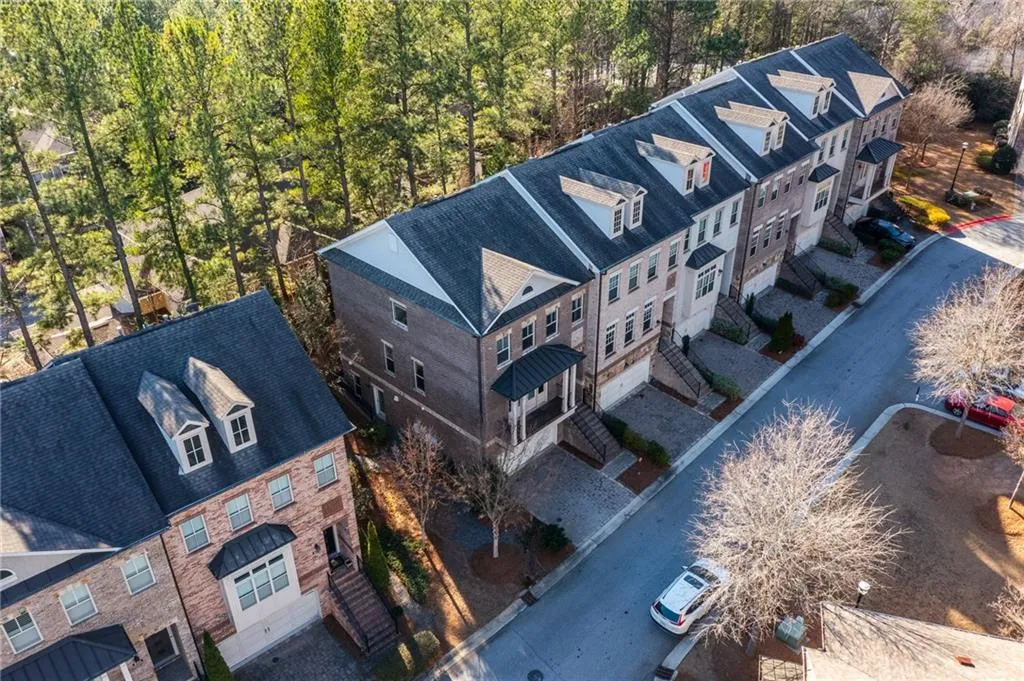 823 Canterbury Overlook, Atlanta, Georgia 30324, 4 Bedrooms Bedrooms, 0 ,3 BathroomsBathrooms,Residential,For Sale,823 Canterbury Overlook,7713481