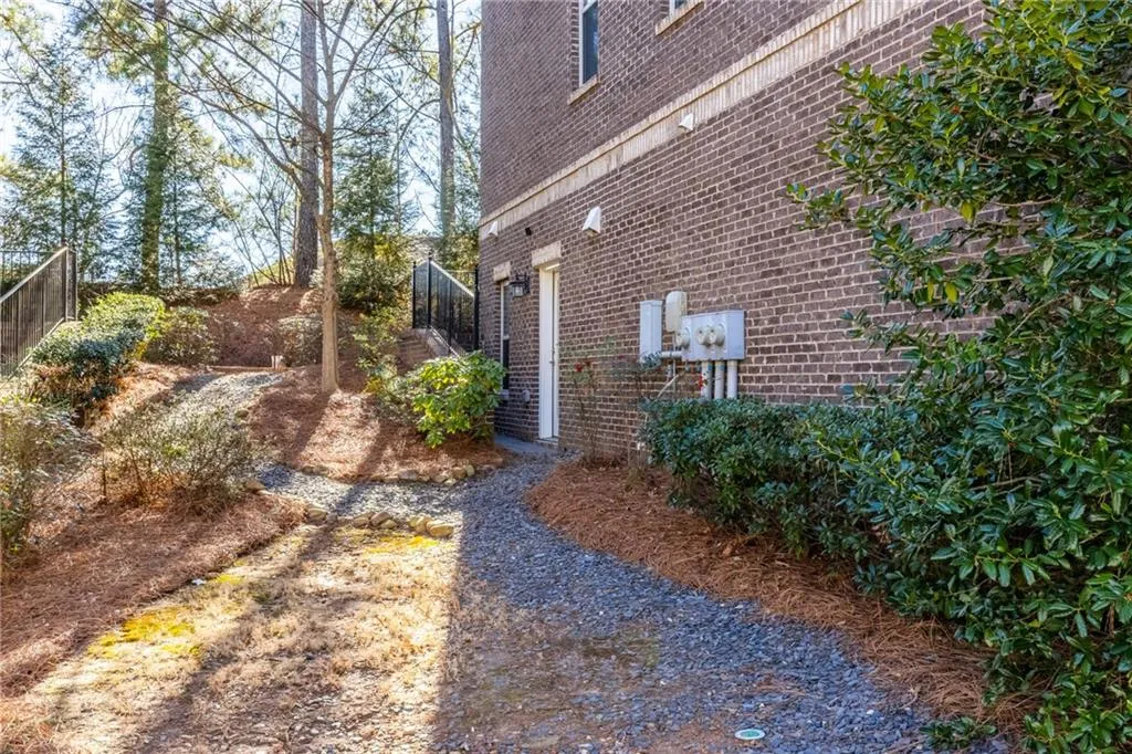 823 Canterbury Overlook, Atlanta, Georgia 30324, 4 Bedrooms Bedrooms, 0 ,3 BathroomsBathrooms,Residential,For Sale,823 Canterbury Overlook,7713481