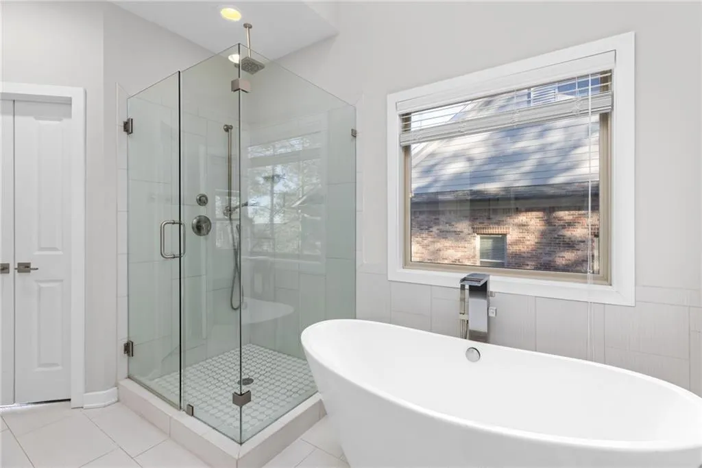 823 Canterbury Overlook, Atlanta, Georgia 30324, 4 Bedrooms Bedrooms, 0 ,3 BathroomsBathrooms,Residential,For Sale,823 Canterbury Overlook,7713481