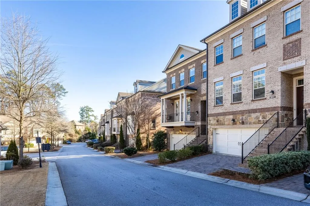 823 Canterbury Overlook, Atlanta, Georgia 30324, 4 Bedrooms Bedrooms, 0 ,3 BathroomsBathrooms,Residential,For Sale,823 Canterbury Overlook,7713481