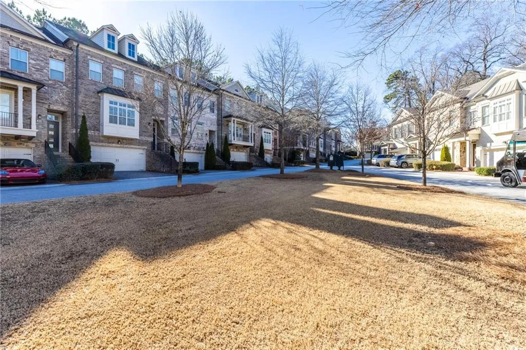 823 Canterbury Overlook, Atlanta, Georgia 30324, 4 Bedrooms Bedrooms, 0 ,3 BathroomsBathrooms,Residential,For Sale,823 Canterbury Overlook,7713481