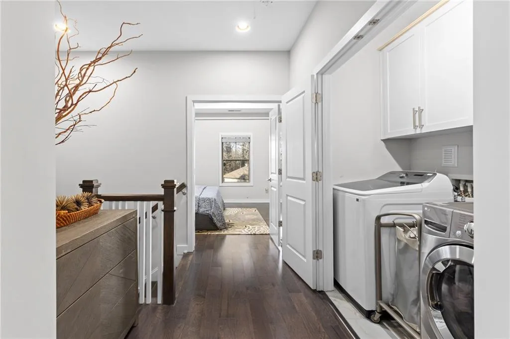 823 Canterbury Overlook, Atlanta, Georgia 30324, 4 Bedrooms Bedrooms, 0 ,3 BathroomsBathrooms,Residential,For Sale,823 Canterbury Overlook,7713481