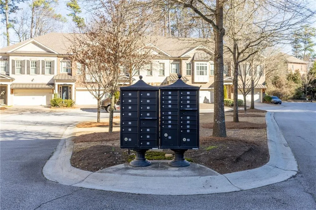 823 Canterbury Overlook, Atlanta, Georgia 30324, 4 Bedrooms Bedrooms, 0 ,3 BathroomsBathrooms,Residential,For Sale,823 Canterbury Overlook,7713481