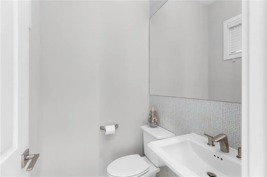 823 Canterbury Overlook, Atlanta, Georgia 30324, 4 Bedrooms Bedrooms, 0 ,3 BathroomsBathrooms,Residential,For Sale,823 Canterbury Overlook,7713481