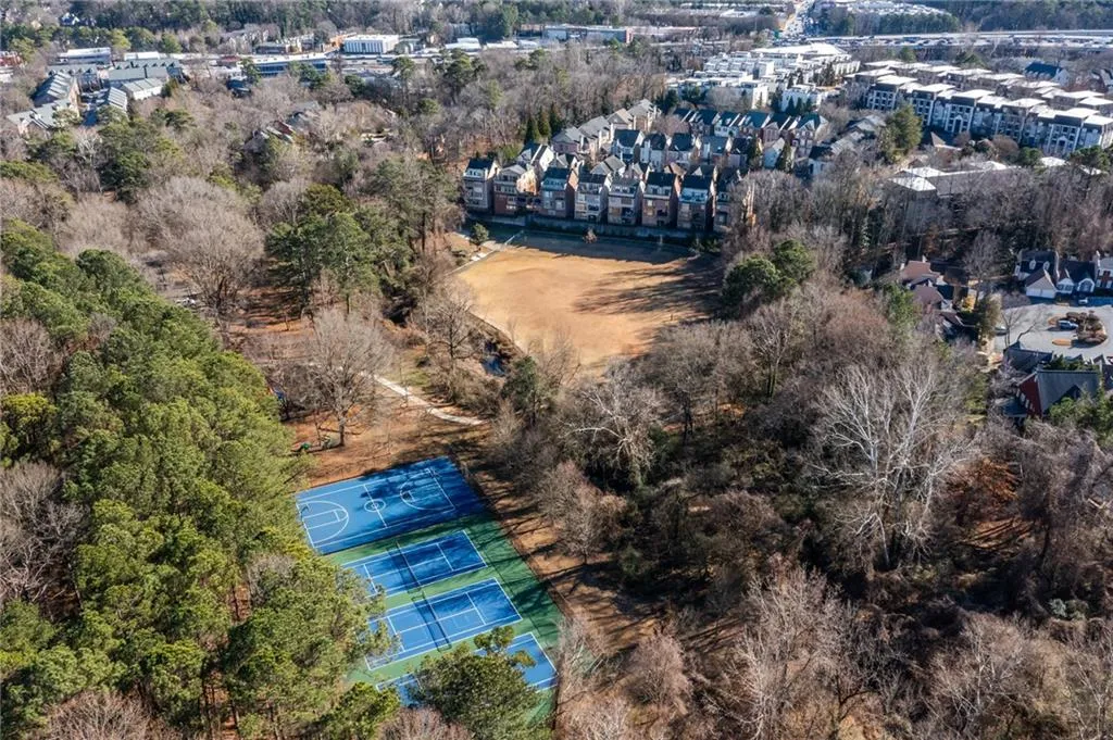 823 Canterbury Overlook, Atlanta, Georgia 30324, 4 Bedrooms Bedrooms, 0 ,3 BathroomsBathrooms,Residential,For Sale,823 Canterbury Overlook,7713481