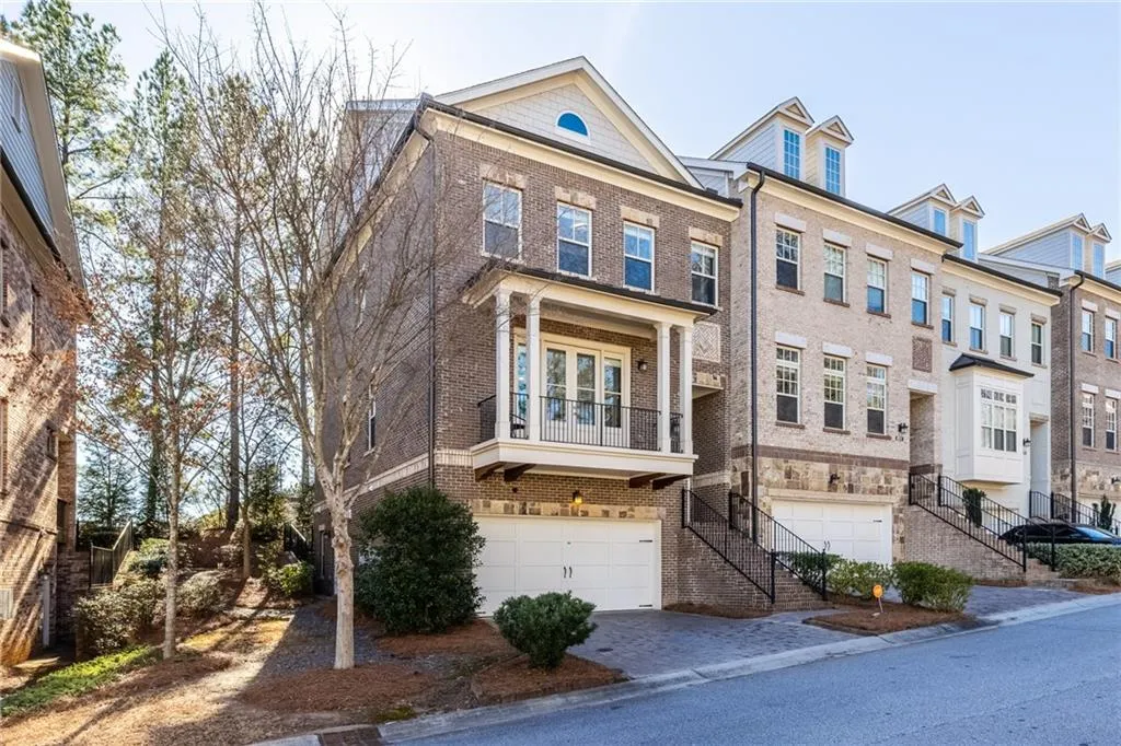823 Canterbury Overlook, Atlanta, Georgia 30324, 4 Bedrooms Bedrooms, 0 ,3 BathroomsBathrooms,Residential,For Sale,823 Canterbury Overlook,7713481