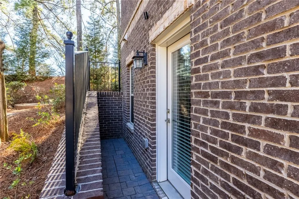 823 Canterbury Overlook, Atlanta, Georgia 30324, 4 Bedrooms Bedrooms, 0 ,3 BathroomsBathrooms,Residential,For Sale,823 Canterbury Overlook,7713481