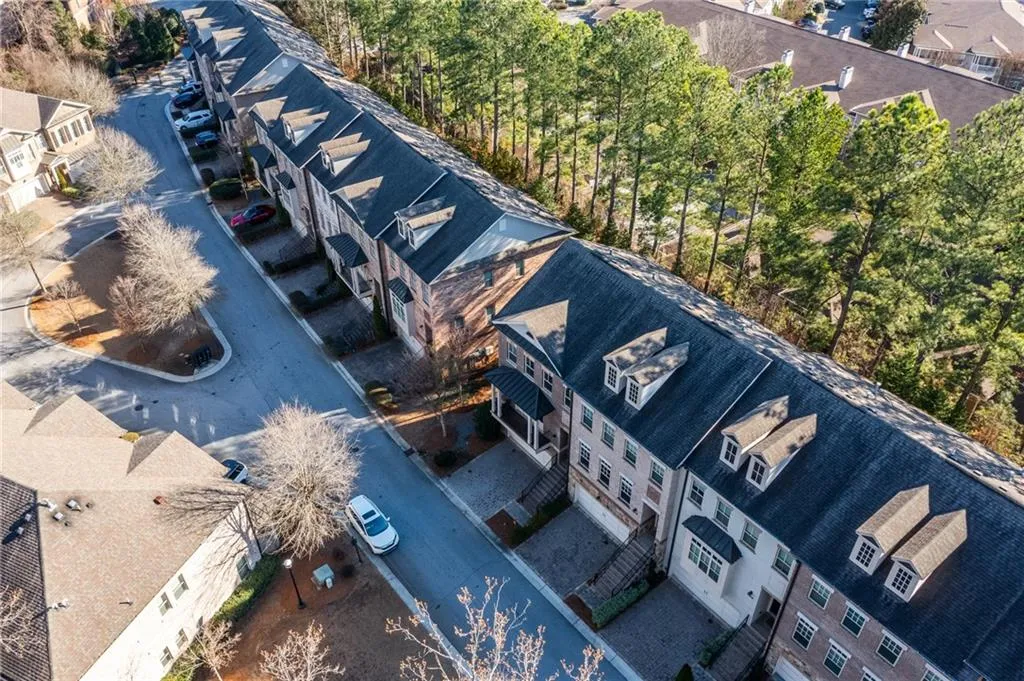 823 Canterbury Overlook, Atlanta, Georgia 30324, 4 Bedrooms Bedrooms, 0 ,3 BathroomsBathrooms,Residential,For Sale,823 Canterbury Overlook,7713481