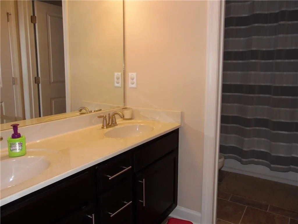 7665 Highland Bluff, Atlanta, Georgia 30328, 4 Bedrooms Bedrooms, ,2 BathroomsBathrooms,Residential,Sold,7665 Highland Bluff,5636743