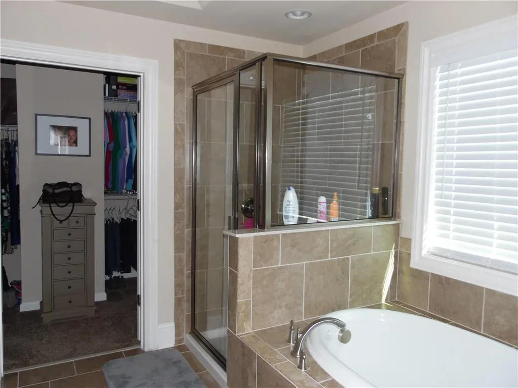 7665 Highland Bluff, Atlanta, Georgia 30328, 4 Bedrooms Bedrooms, ,2 BathroomsBathrooms,Residential,Sold,7665 Highland Bluff,5636743