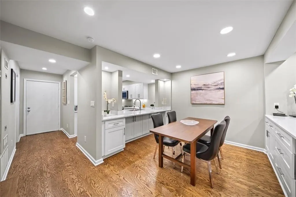 5210 Chemin De Vie, Atlanta, Georgia 30342, 2 Bedrooms Bedrooms, ,2 BathroomsBathrooms,Residential,Sold,5210 Chemin De Vie,7551021 5210 Chemin De Vie, Atlanta, Georgia 30342, 2 Bedrooms Bedrooms, ,2 BathroomsBathrooms,Residential,Sold,5210 Chemin De Vie,7551021