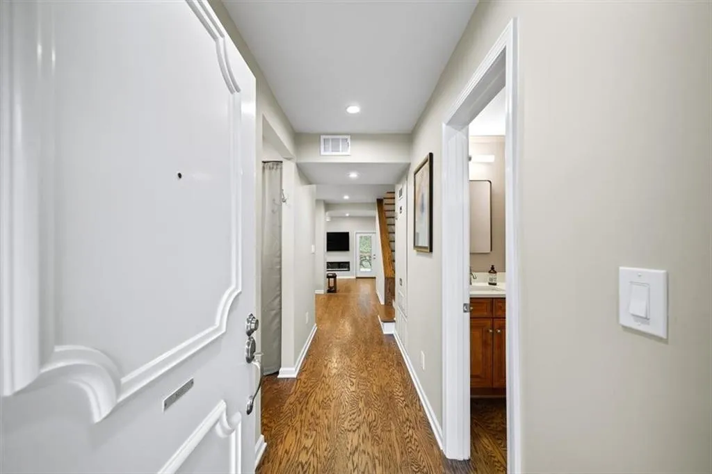 5210 Chemin De Vie, Atlanta, Georgia 30342, 2 Bedrooms Bedrooms, ,2 BathroomsBathrooms,Residential,Sold,5210 Chemin De Vie,7551021 5210 Chemin De Vie, Atlanta, Georgia 30342, 2 Bedrooms Bedrooms, ,2 BathroomsBathrooms,Residential,Sold,5210 Chemin De Vie,7551021