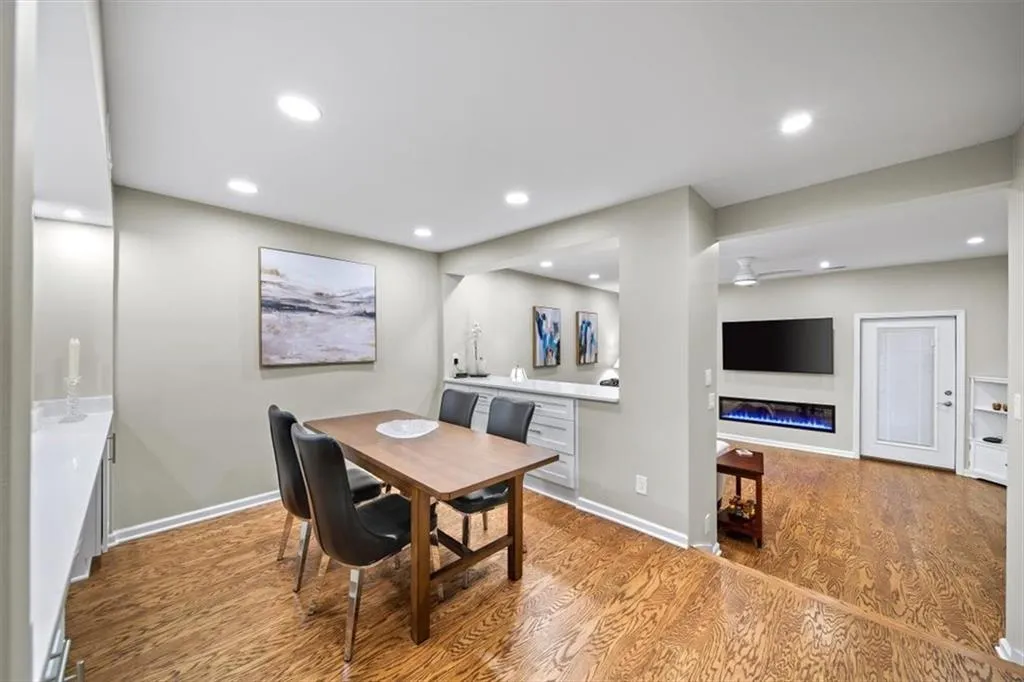 5210 Chemin De Vie, Atlanta, Georgia 30342, 2 Bedrooms Bedrooms, ,2 BathroomsBathrooms,Residential,Sold,5210 Chemin De Vie,7551021 5210 Chemin De Vie, Atlanta, Georgia 30342, 2 Bedrooms Bedrooms, ,2 BathroomsBathrooms,Residential,Sold,5210 Chemin De Vie,7551021