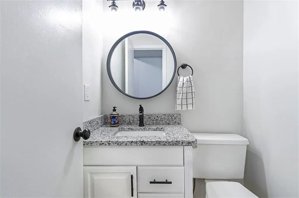 7750 Roswell Road Unit 3d, Sandy Springs, Georgia 30350, 3 Bedrooms Bedrooms, ,2 BathroomsBathrooms,Residential,Sold,7750 Roswell Road Unit 3d,6983682