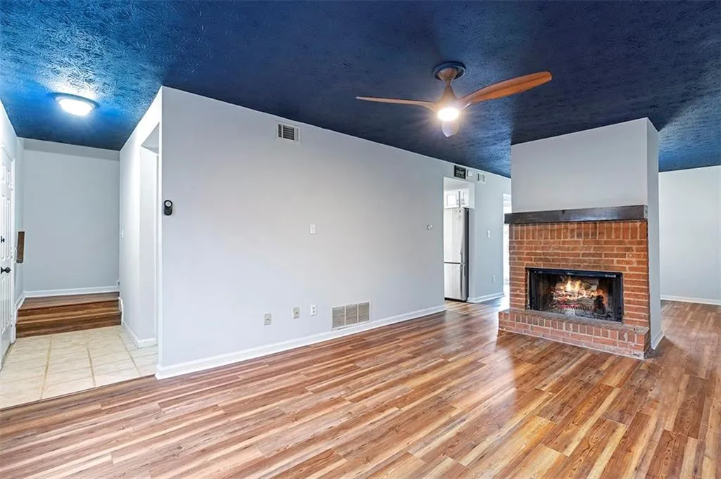 7750 Roswell Road Unit 3d, Sandy Springs, Georgia 30350, 3 Bedrooms Bedrooms, ,2 BathroomsBathrooms,Residential,Sold,7750 Roswell Road Unit 3d,6983682