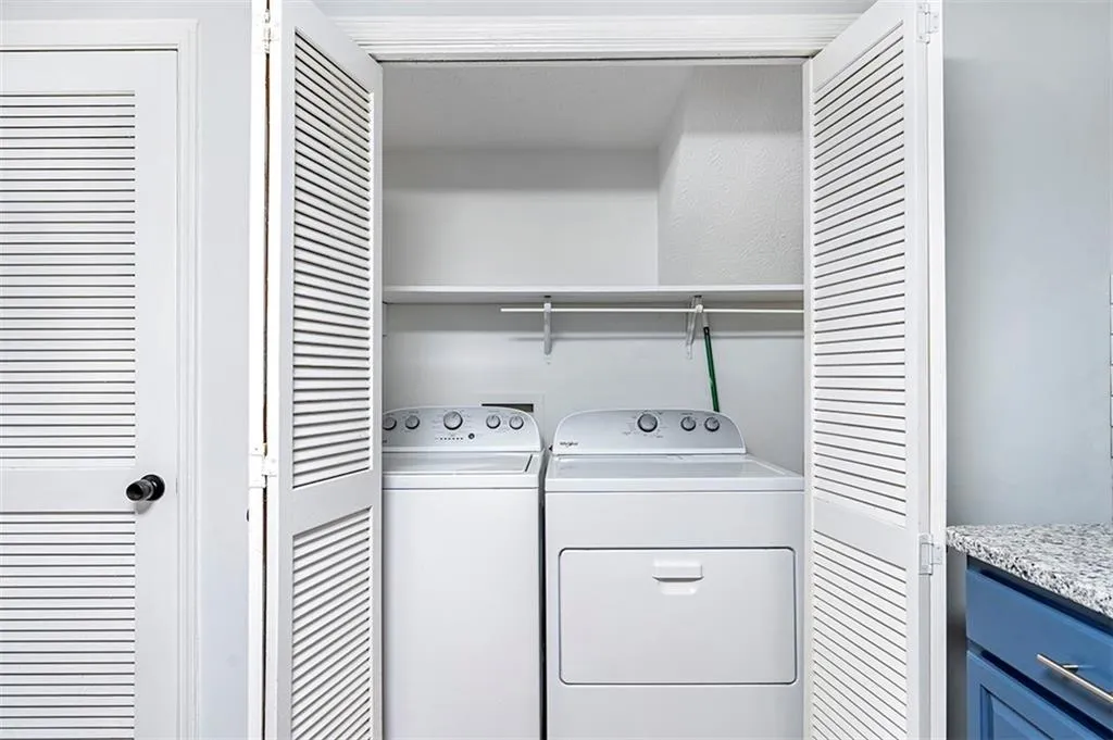 7750 Roswell Road Unit 3d, Sandy Springs, Georgia 30350, 3 Bedrooms Bedrooms, ,2 BathroomsBathrooms,Residential,Sold,7750 Roswell Road Unit 3d,6983682