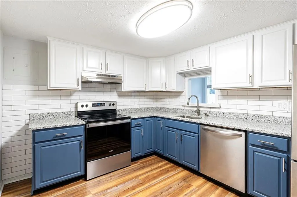 7750 Roswell Road Unit 3d, Sandy Springs, Georgia 30350, 3 Bedrooms Bedrooms, ,2 BathroomsBathrooms,Residential,Sold,7750 Roswell Road Unit 3d,6983682