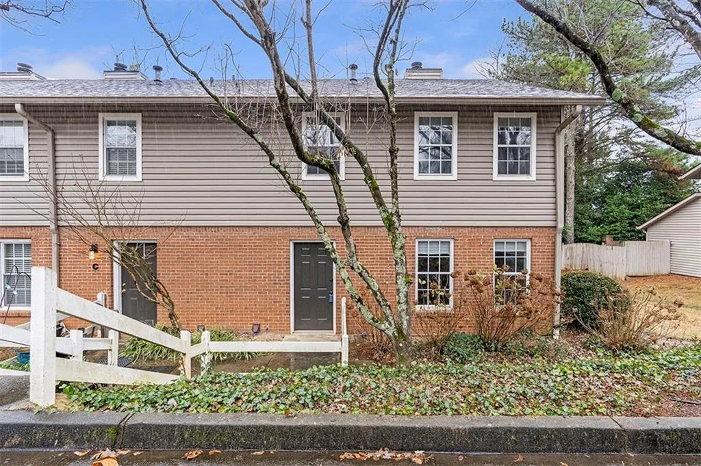 7750 Roswell Road Unit 3d, Sandy Springs, Georgia 30350, 3 Bedrooms Bedrooms, ,2 BathroomsBathrooms,Residential,Sold,7750 Roswell Road Unit 3d,6983682