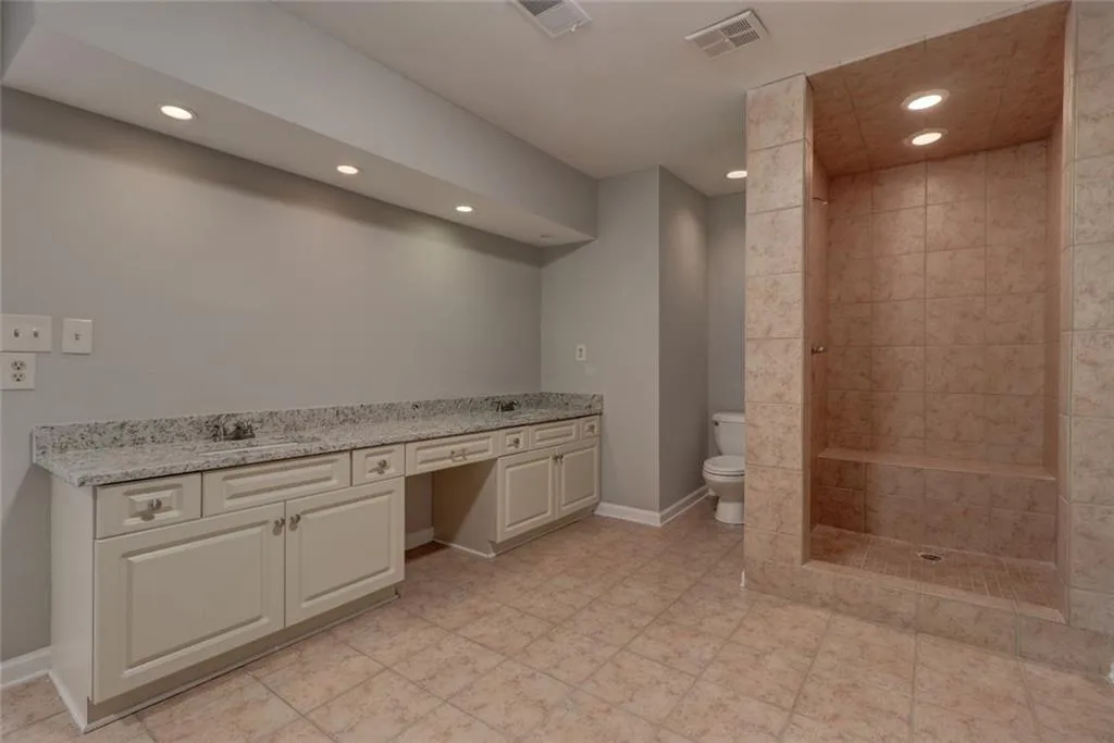 1215 Tynecastle Way, Sandy Springs, Georgia 30350, 4 Bedrooms Bedrooms, ,3 BathroomsBathrooms,Residential,Sold,1215 Tynecastle Way,5974961