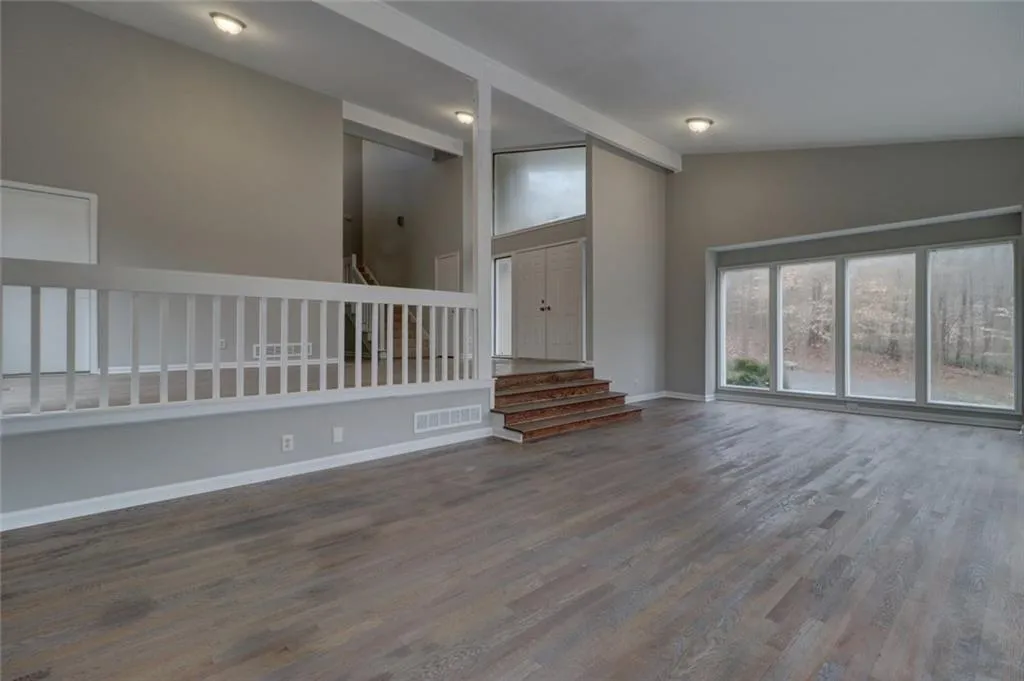 1215 Tynecastle Way, Sandy Springs, Georgia 30350, 4 Bedrooms Bedrooms, ,3 BathroomsBathrooms,Residential,Sold,1215 Tynecastle Way,5974961