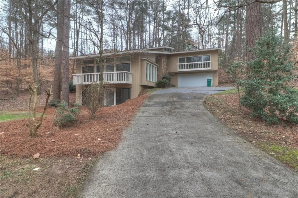 1215 Tynecastle Way, Sandy Springs, Georgia 30350, 4 Bedrooms Bedrooms, ,3 BathroomsBathrooms,Residential,Sold,1215 Tynecastle Way,5974961