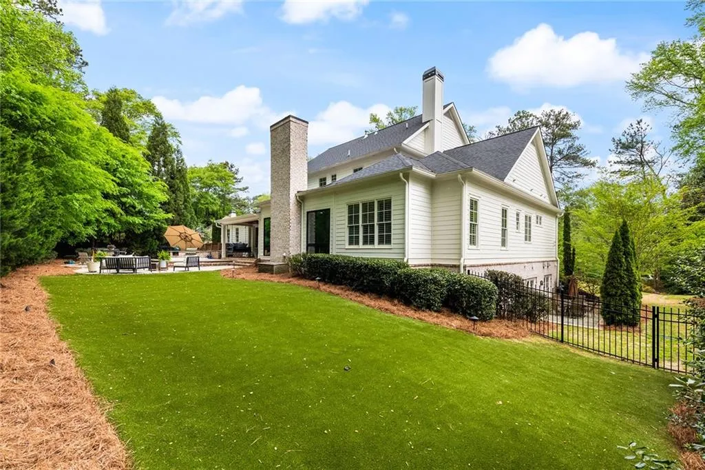 723 Glenairy Court, Sandy Springs, Georgia 30328, 5 Bedrooms Bedrooms, ,5 BathroomsBathrooms,Residential,Sold,723 Glenairy Court,7203162