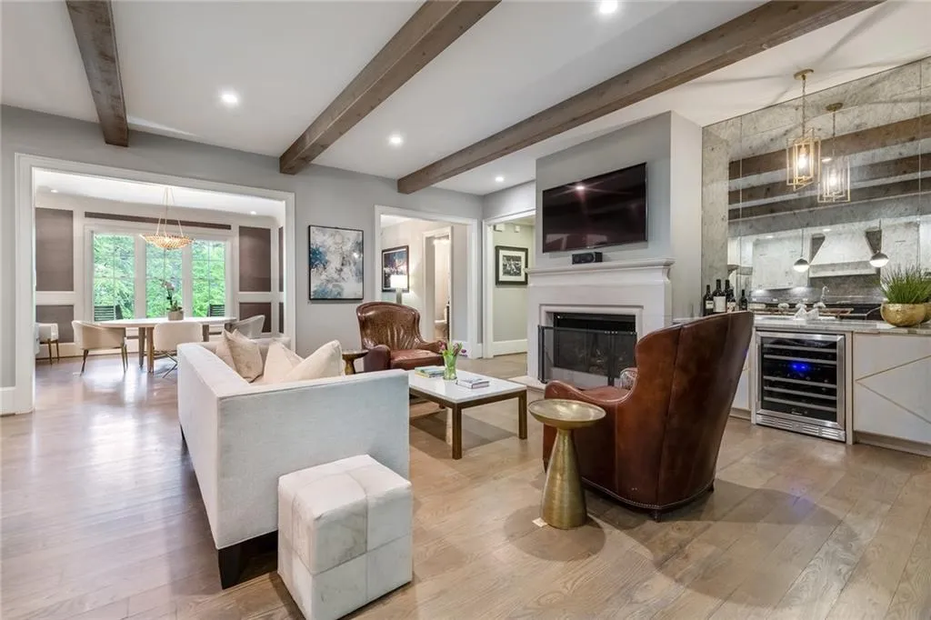 723 Glenairy Court, Sandy Springs, Georgia 30328, 5 Bedrooms Bedrooms, ,5 BathroomsBathrooms,Residential,Sold,723 Glenairy Court,7203162