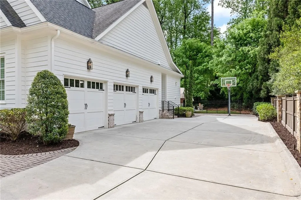 723 Glenairy Court, Sandy Springs, Georgia 30328, 5 Bedrooms Bedrooms, ,5 BathroomsBathrooms,Residential,Sold,723 Glenairy Court,7203162