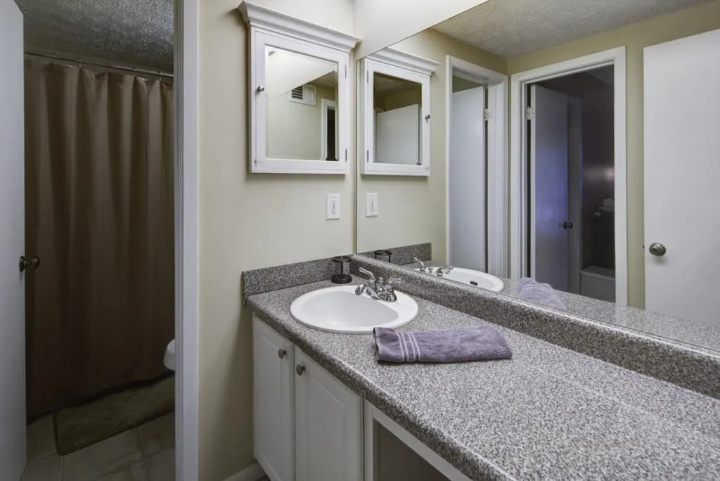 5135 Roswell Road Unit 1, Sandy Springs, Georgia 30342, 2 Bedrooms Bedrooms, ,2 BathroomsBathrooms,Residential,Sold,5135 Roswell Road Unit 1,5904775