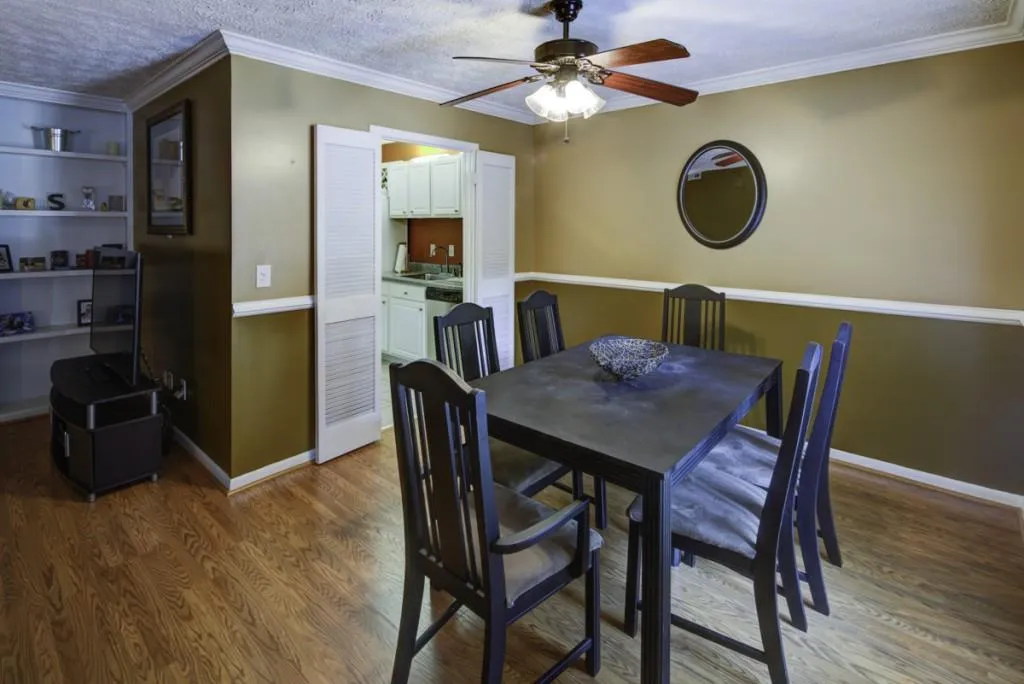 5135 Roswell Road Unit 1, Sandy Springs, Georgia 30342, 2 Bedrooms Bedrooms, ,2 BathroomsBathrooms,Residential,Sold,5135 Roswell Road Unit 1,5904775