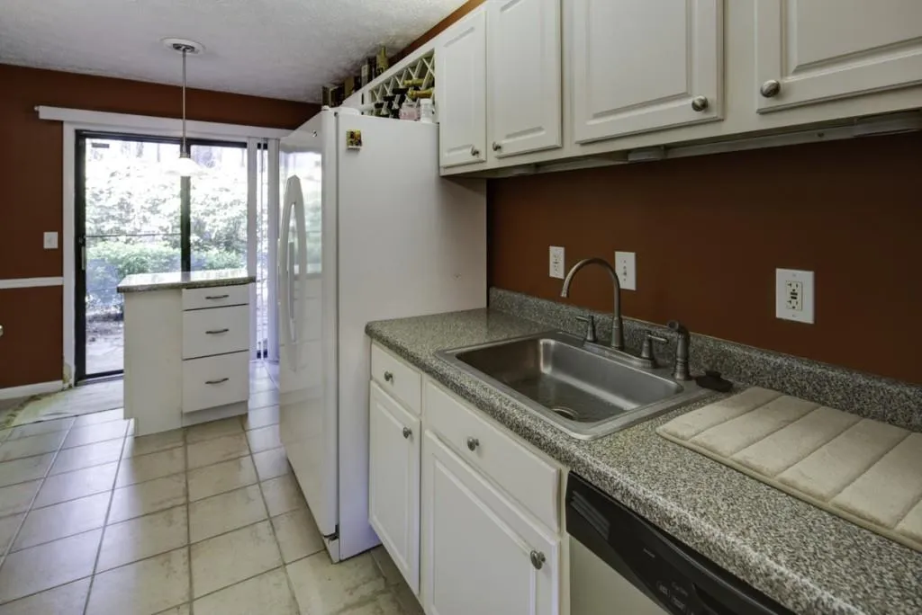 5135 Roswell Road Unit 1, Sandy Springs, Georgia 30342, 2 Bedrooms Bedrooms, ,2 BathroomsBathrooms,Residential,Sold,5135 Roswell Road Unit 1,5904775