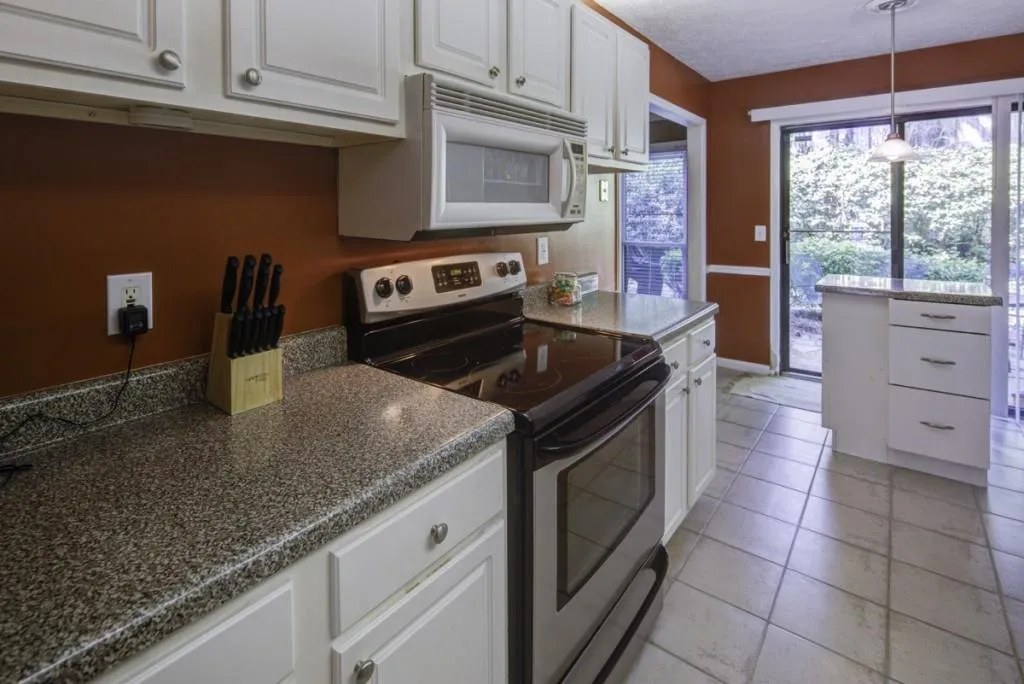 5135 Roswell Road Unit 1, Sandy Springs, Georgia 30342, 2 Bedrooms Bedrooms, ,2 BathroomsBathrooms,Residential,Sold,5135 Roswell Road Unit 1,5904775