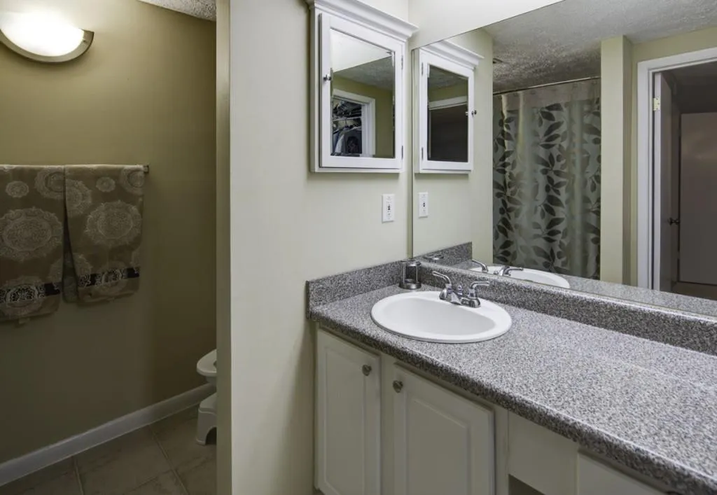 5135 Roswell Road Unit 1, Sandy Springs, Georgia 30342, 2 Bedrooms Bedrooms, ,2 BathroomsBathrooms,Residential,Sold,5135 Roswell Road Unit 1,5904775