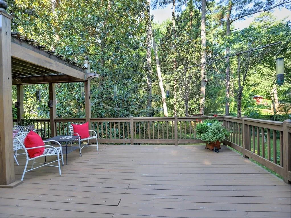 7290 Duncourtney Drive, Sandy Springs, Georgia 30328, 3 Bedrooms Bedrooms, ,2 BathroomsBathrooms,Residential,Sold,7290 Duncourtney Drive,6592005