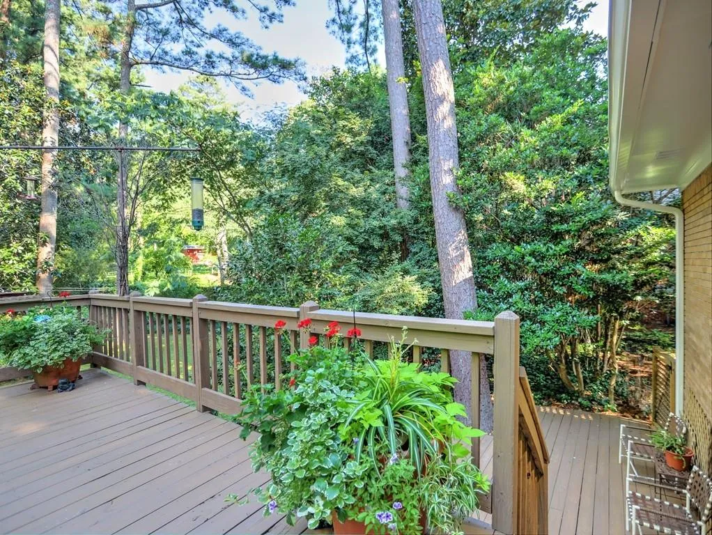 7290 Duncourtney Drive, Sandy Springs, Georgia 30328, 3 Bedrooms Bedrooms, ,2 BathroomsBathrooms,Residential,Sold,7290 Duncourtney Drive,6592005