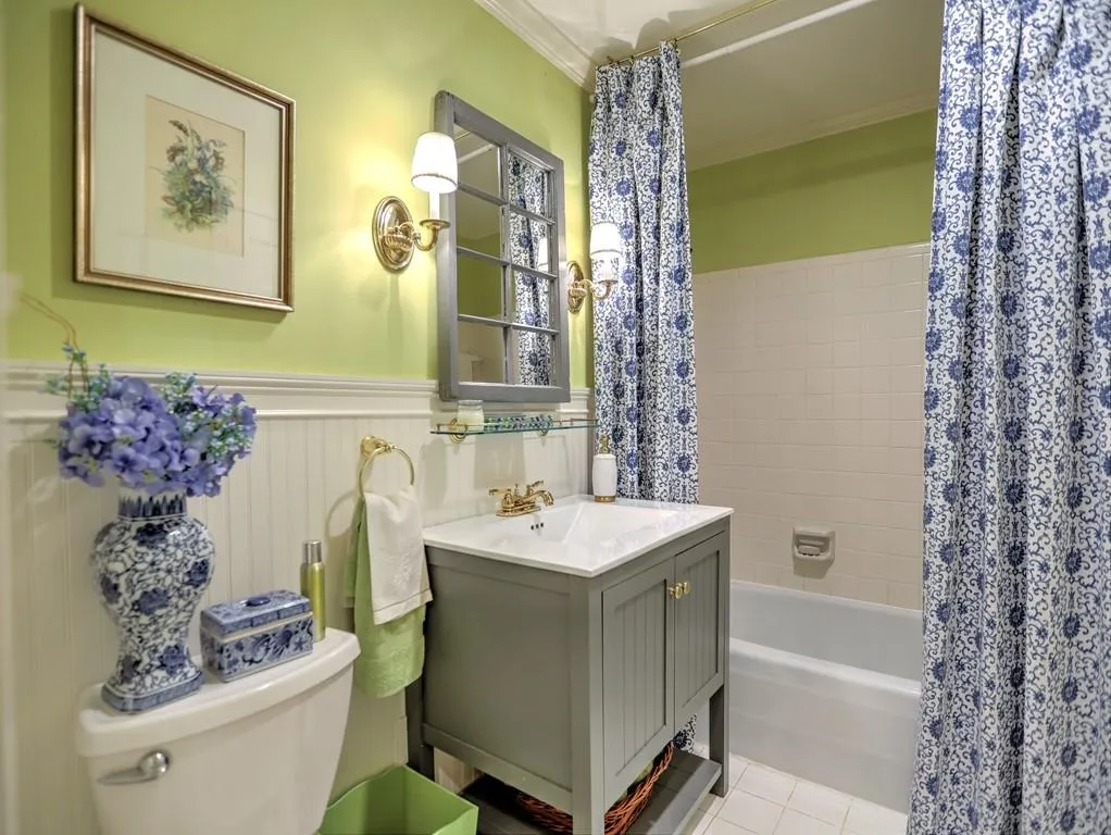 7290 Duncourtney Drive, Sandy Springs, Georgia 30328, 3 Bedrooms Bedrooms, ,2 BathroomsBathrooms,Residential,Sold,7290 Duncourtney Drive,6592005
