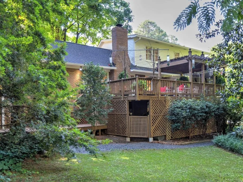 7290 Duncourtney Drive, Sandy Springs, Georgia 30328, 3 Bedrooms Bedrooms, ,2 BathroomsBathrooms,Residential,Sold,7290 Duncourtney Drive,6592005