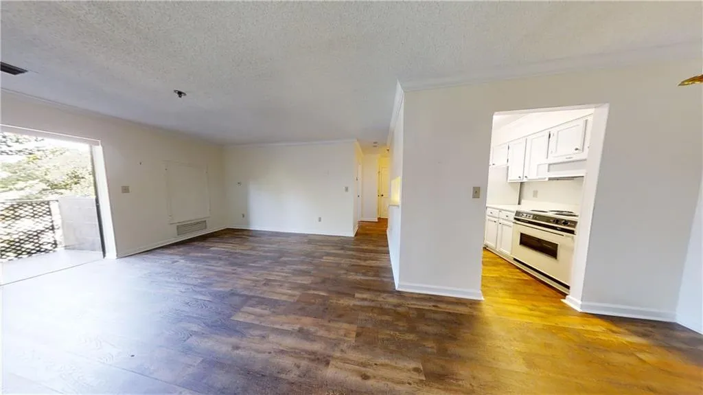 300 Johnson Ferry Road Ne Unit A512, Sandy Springs, Georgia 30328, 1 Bedroom Bedrooms, ,1 BathroomBathrooms,Residential,Sold,300 Johnson Ferry Road Ne Unit A512,7108852