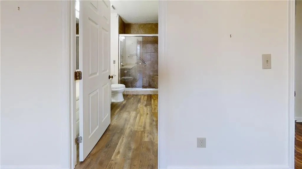 300 Johnson Ferry Road Ne Unit A512, Sandy Springs, Georgia 30328, 1 Bedroom Bedrooms, ,1 BathroomBathrooms,Residential,Sold,300 Johnson Ferry Road Ne Unit A512,7108852